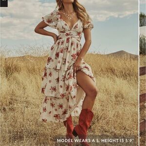 VICI Countryside Sway Floral Tiered Maxi Dress - Beige/Floral / S